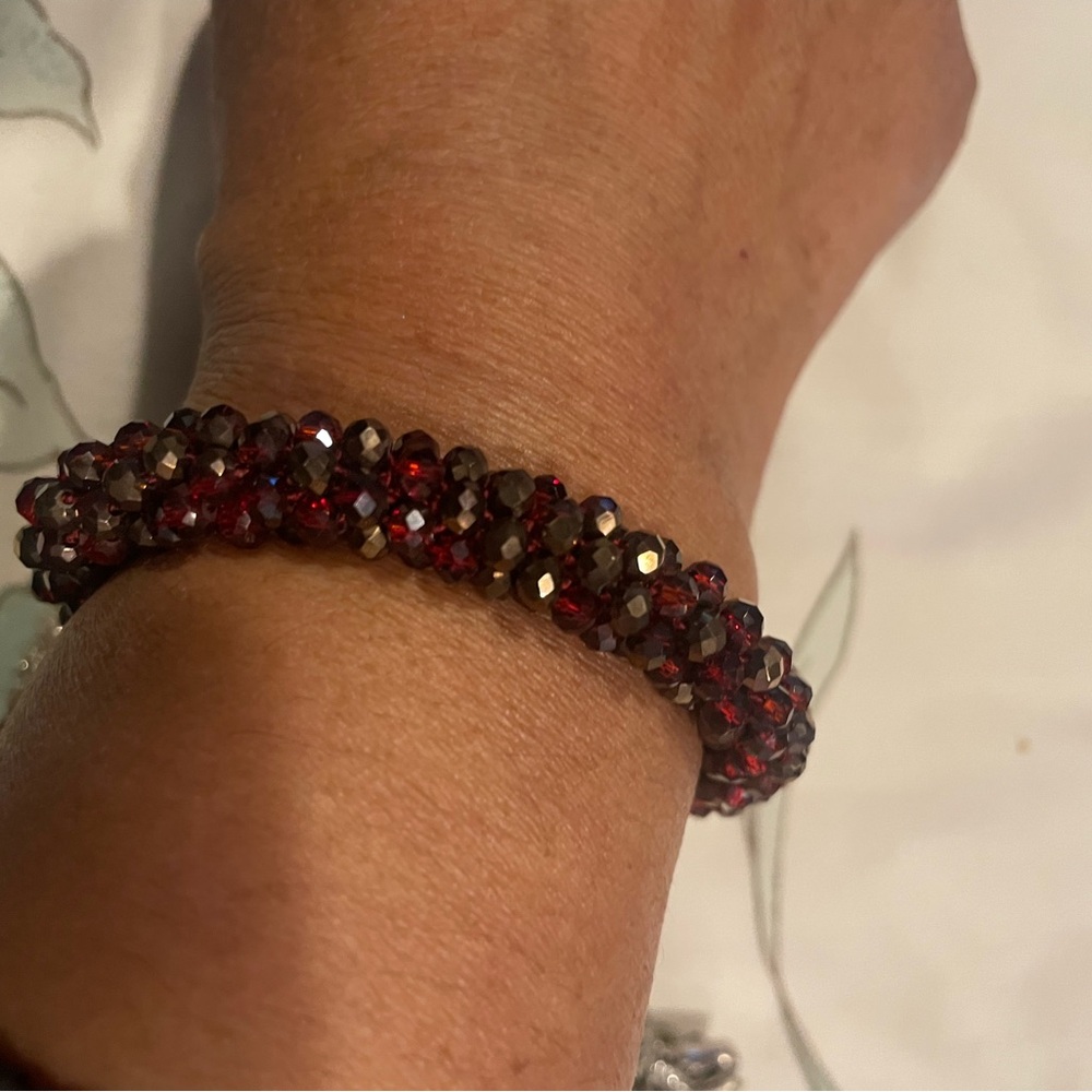 Elegant Red Beaded Bracelet